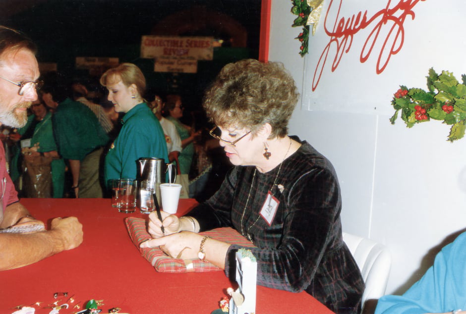 1995-Joyce-Lyle-Signing