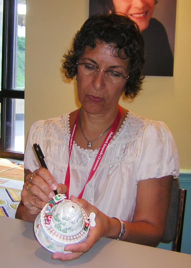 2009-Julie-Forsyth-Signing